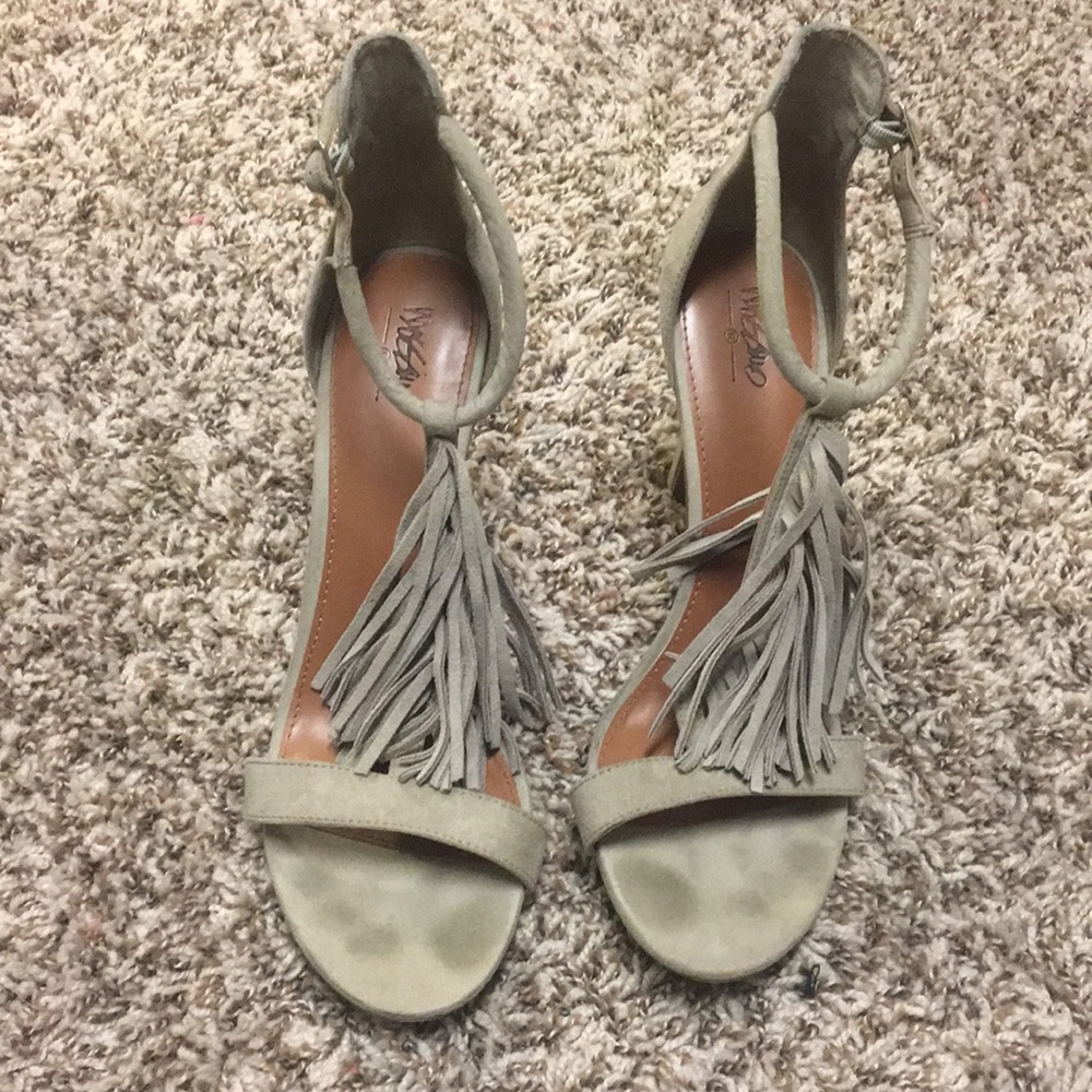 Fringed heels